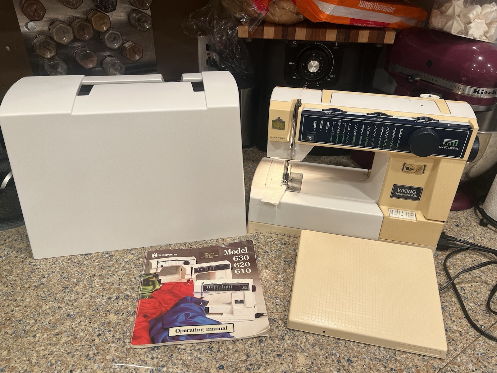 Husqvarna Viking 630 Selectronic Sewing Machine W/ Cover, Pedal, Manual & More