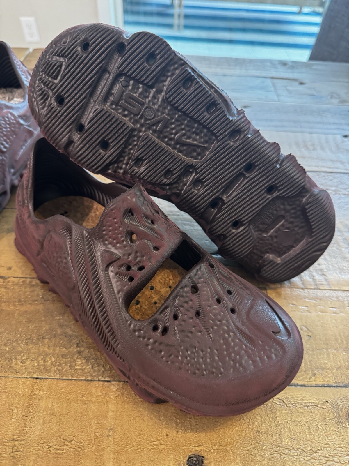 Nike ISPA Universal Earth Brown Slipper Sandals, Size 10 or 7 DM0886-200 crocs