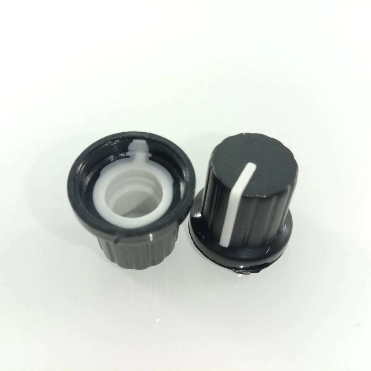 10pcs 6mm Diameter Shaft Hole Plastic Threaded Knurled Potentiometer Knobs Caps