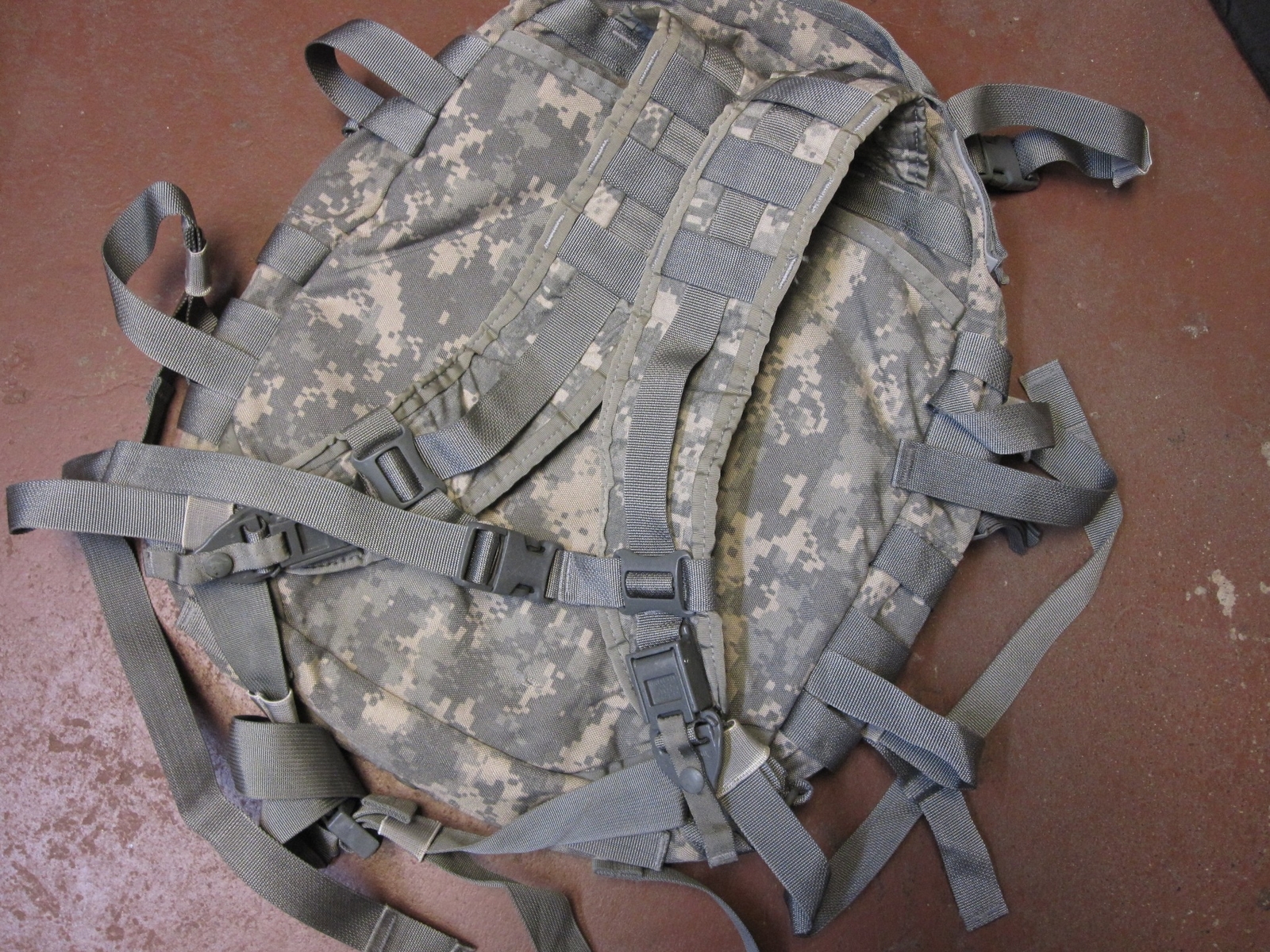 USED ARMY ISSUE ACU DIGITAL MOLLE II ASSAULT PACK w. STIFFENER 8465-01-524-5250