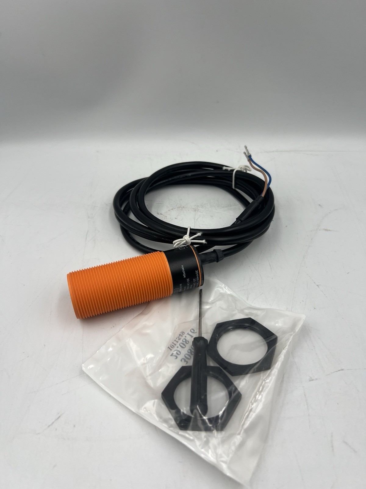 New NOS IFM KI0203 KI-2015-BB0A/NI Proximity Sensor, 20-250V AC/DC