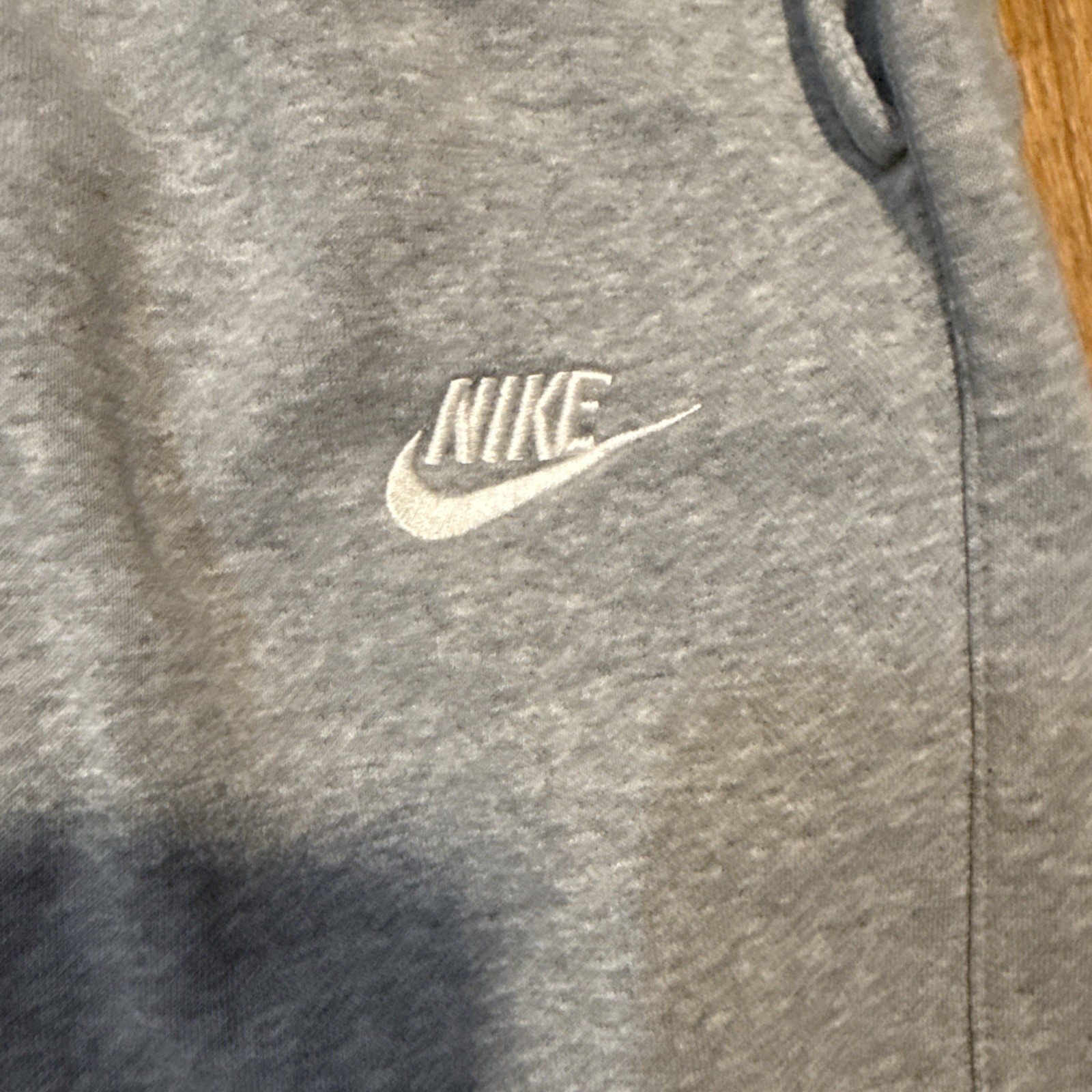 Nike Fleece Joggers Mens Medium Heather Gray Sweatpants Cozy Drawstring Casual