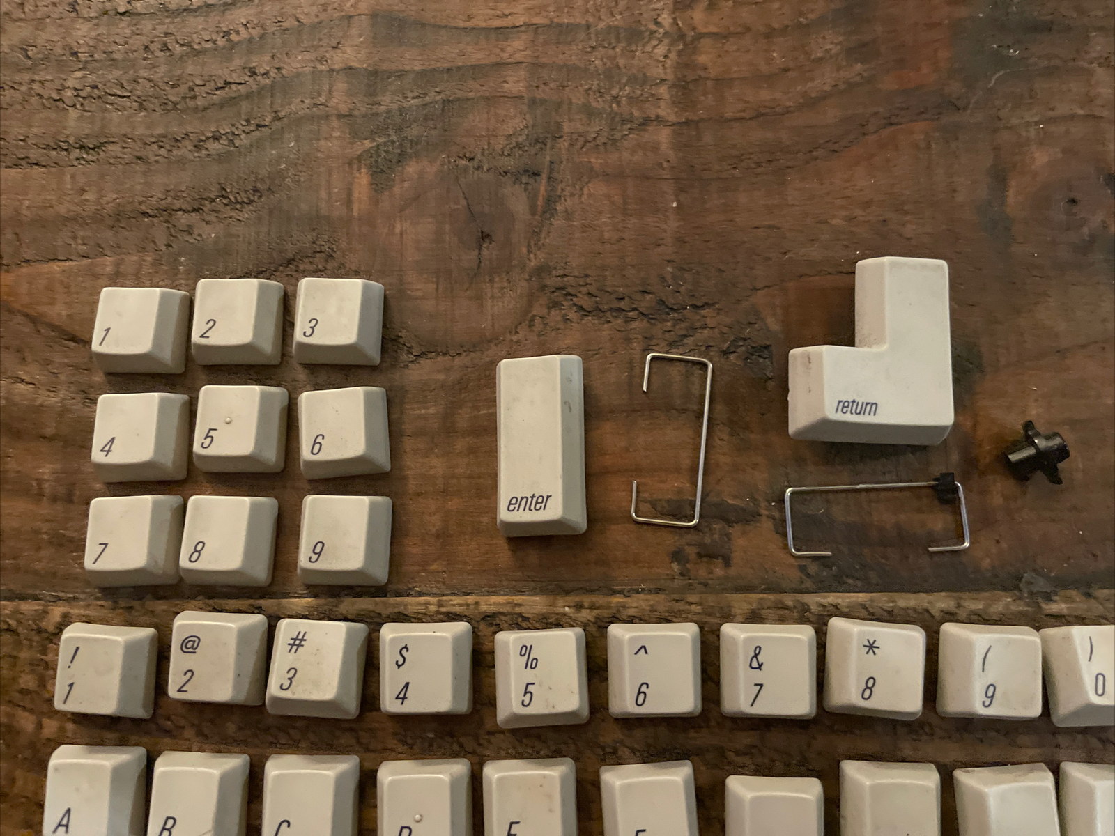 Apple M0116 Keyboard Key Caps. Single Caps. All In Excellent Condition.