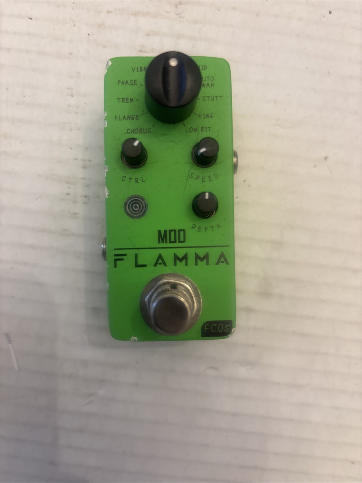FLAMMA FC05 Modulation Multi-Effects Pedal with 11 different effects