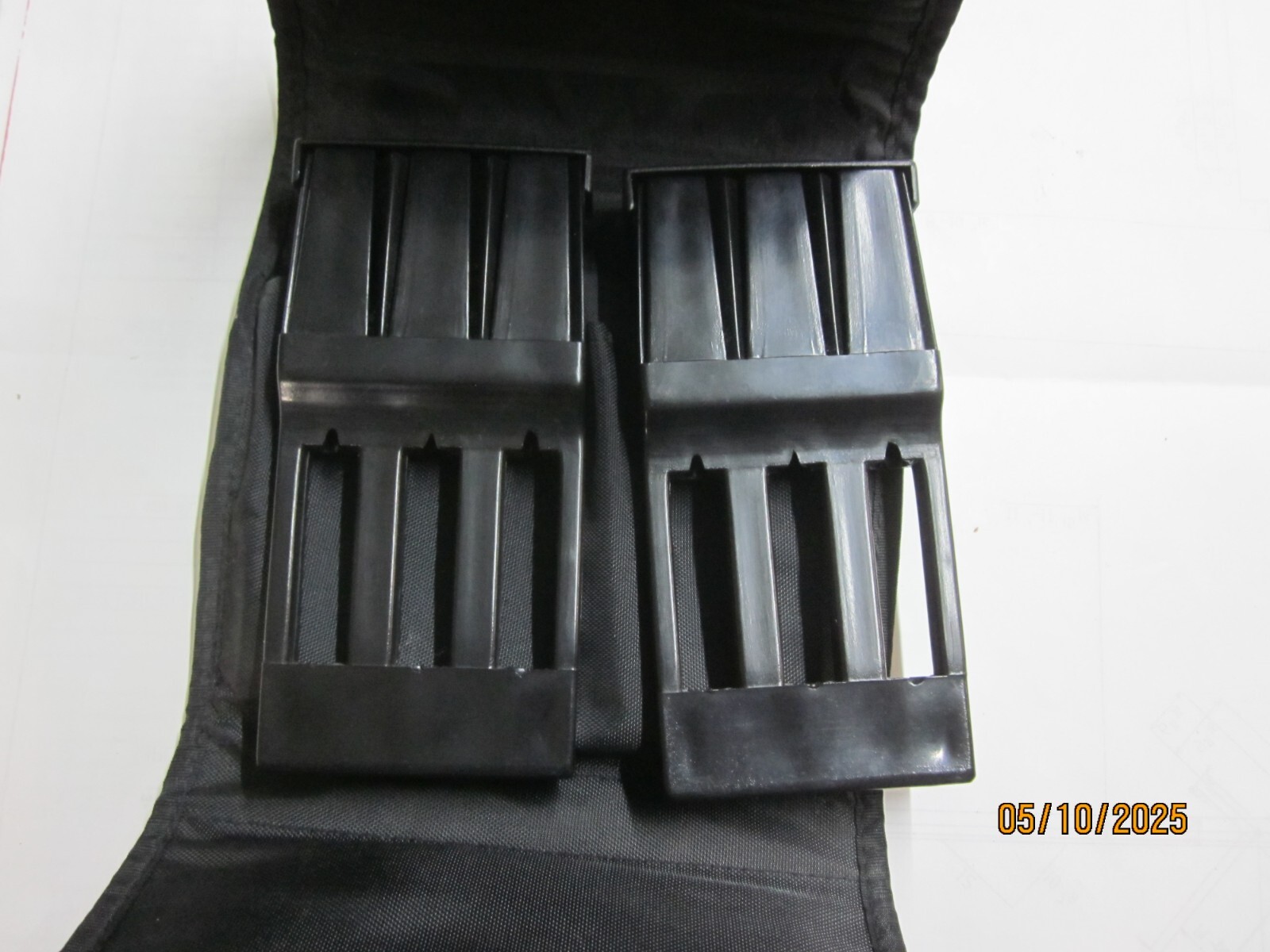 Dart Case W/2 Plastic Dart Holder Inserts