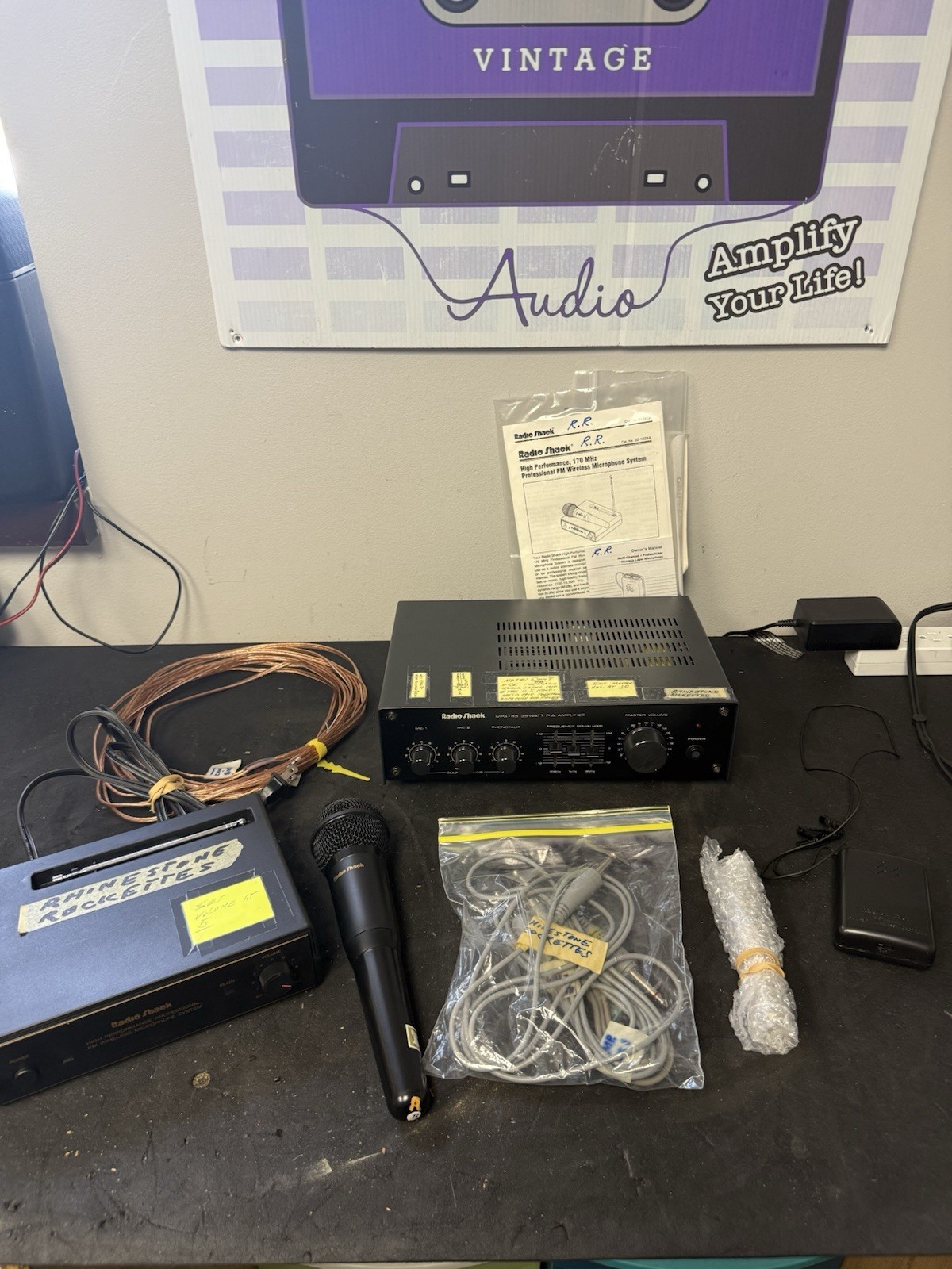 RADIO SHACK MPA-45, 32-2035, PUBLIC ADDRESS AMPLIFIER & WIRELESS MIC - See Desc