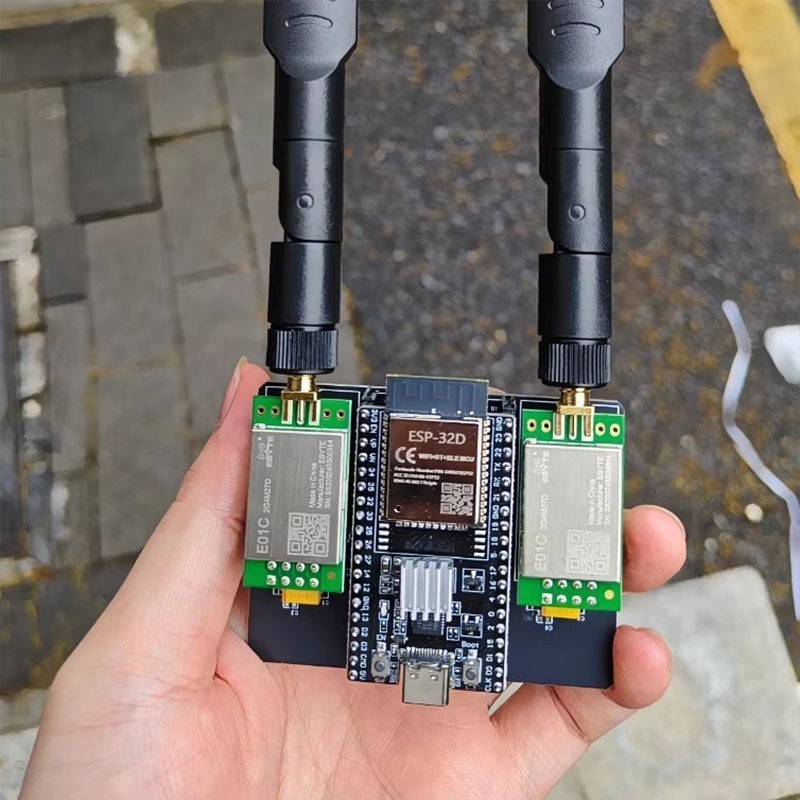 ESP32 DevKitC NRF24L01 PA LNA 2.4GHz Wireless Module with 8dBi High Gain Antenna