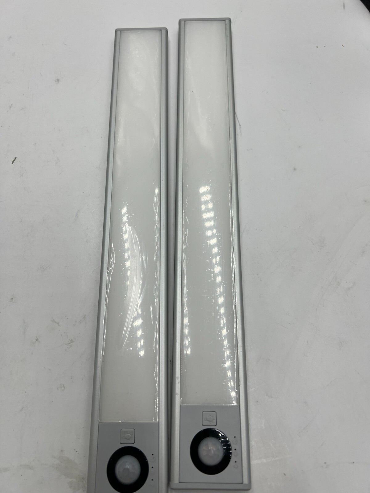 2-Pack Under Counter Light 30 CM US White / Light Sensor *PICTURED ITEM ONLY