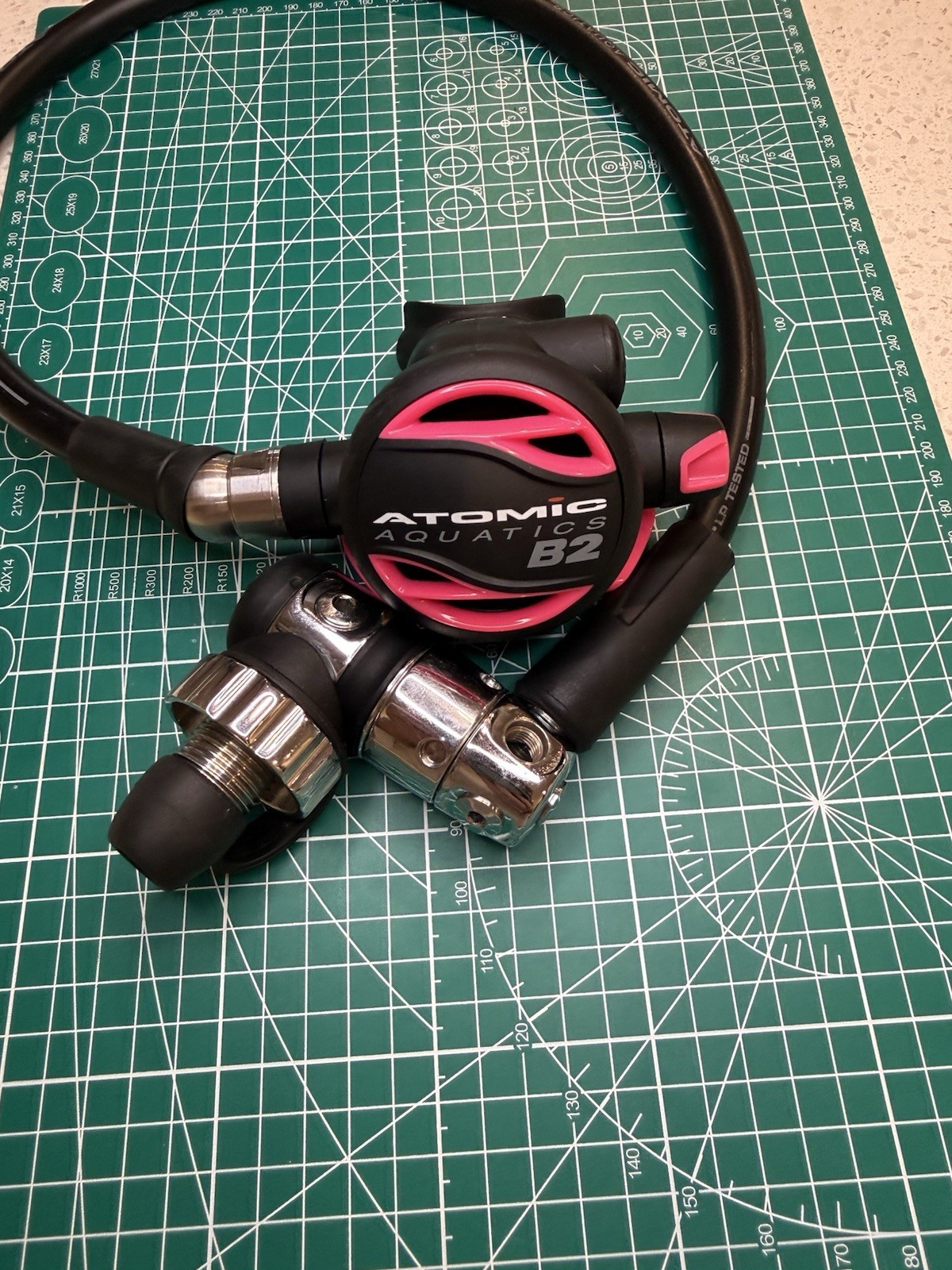 Atomc Aquatics B2 Scuba Diving Regulator- DIN - Sealed- PINK