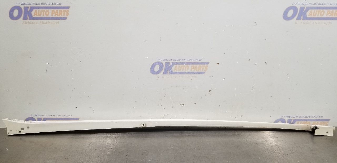 90 CHEVY CAMARO IROC-Z CONVERTIBLE QUARTER PANEL UPPER TRIM LEFT DRIVER WHITE