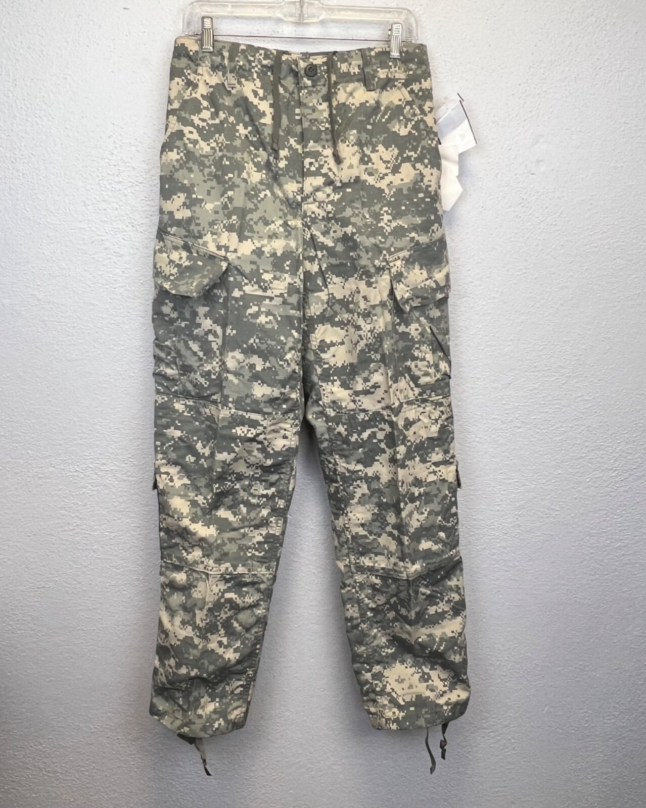 NWT US Army Combat Uniform Digital Camo Combat Pants Size Small - Regular