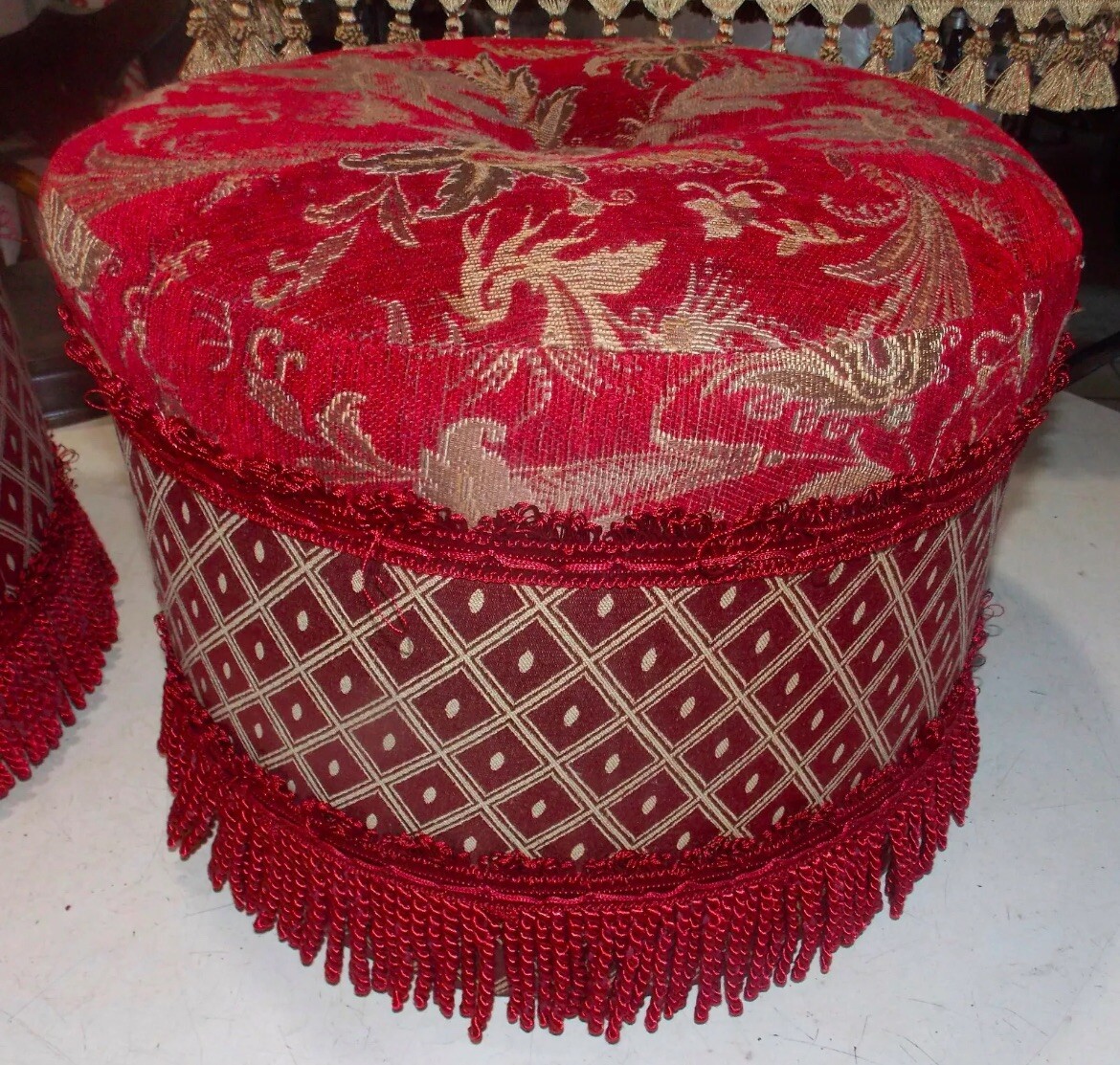 Round Red Victorian Footstool / Stool (RP-FS-19)