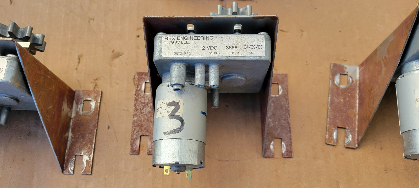 Mr. VIPs by Merit (Components only) Geared distribution motors with brackets