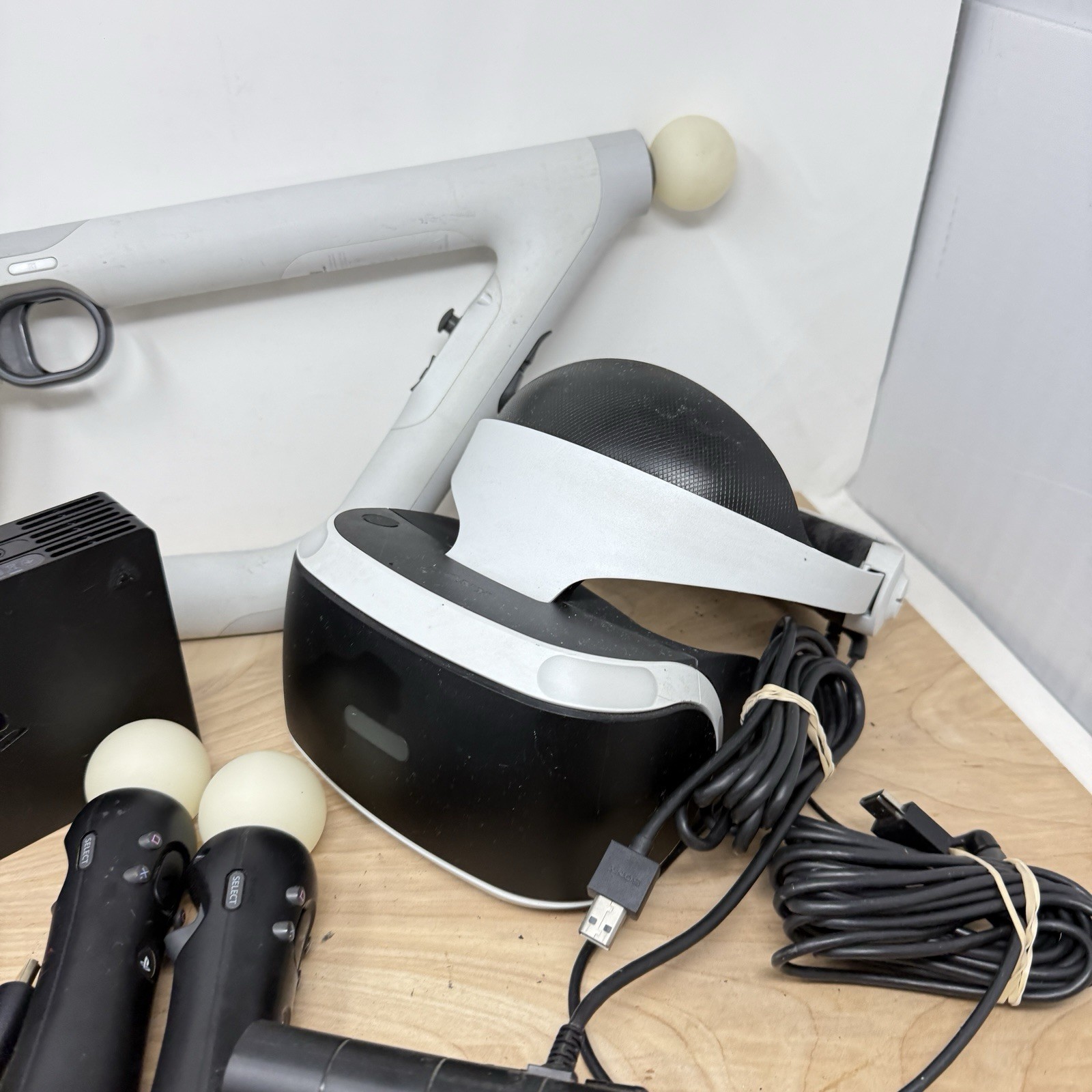 Sony PlayStation 4 PS4 PS VR Headset Bundle Tested With Gun/Controllers READ!