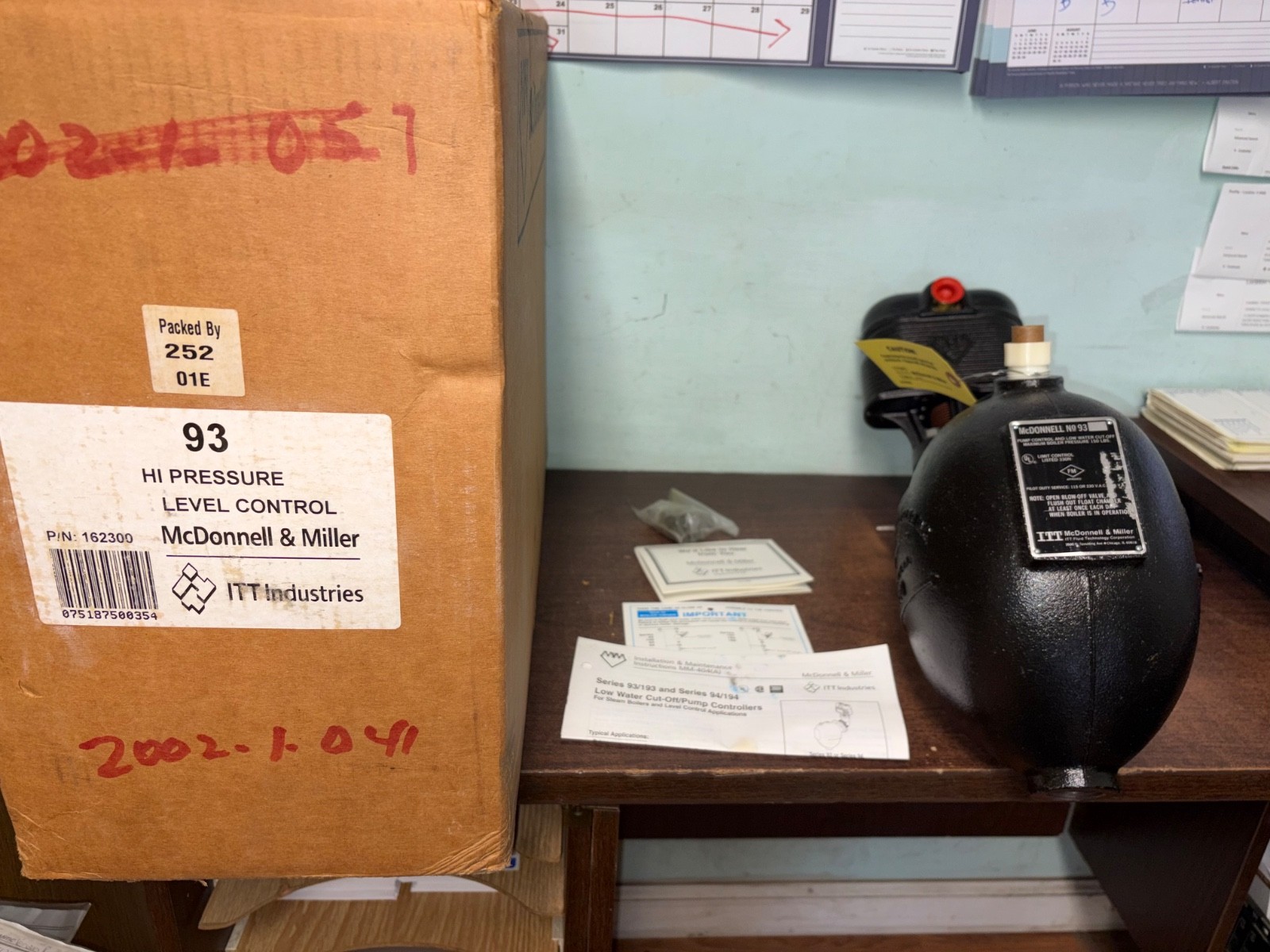 NEW MCDONNELL & MILLER 93 HIGH PRESSURE LEVEL CONTROL + 5 AUTO RESET SWITCH US6