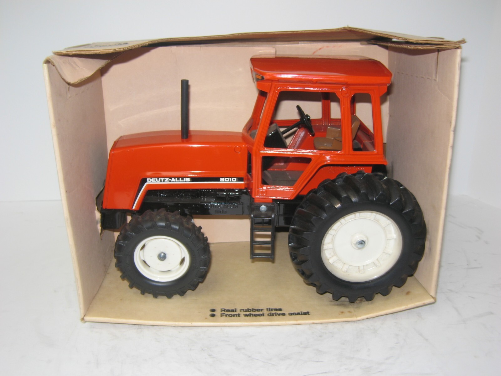 1/16 DEUTZ-ALLIS 8010 MFWD w/WIDE REARS NIB