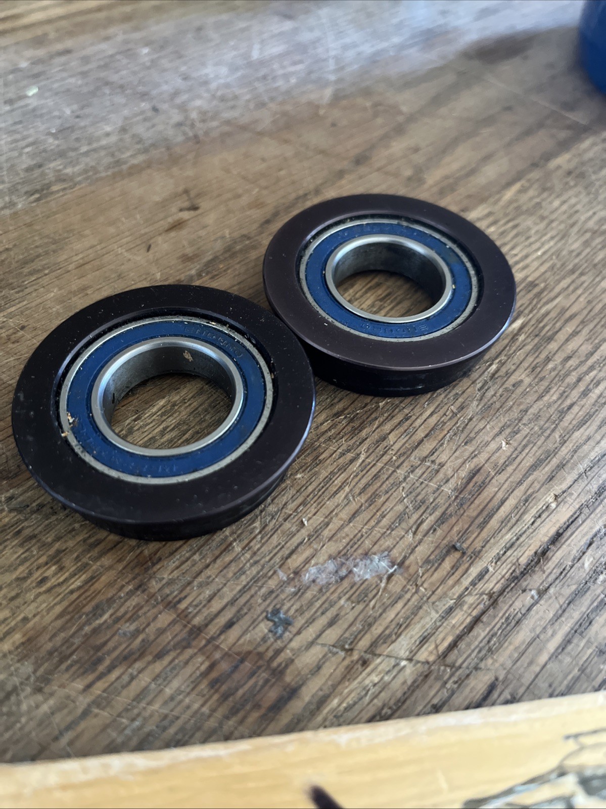 Og 90s OLD SCHOOL BMX AMERICAN BOTTOM BRACKET Cups W/bearings ??????