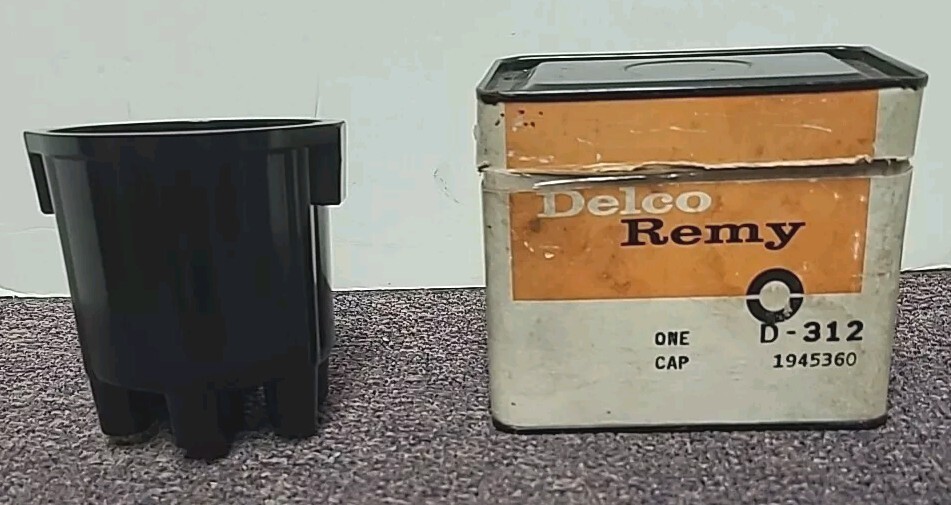 VTG Delco Remy D-312 Distributor Cap 194530 For 1960-1961 Corvair NEW OLD STOCK