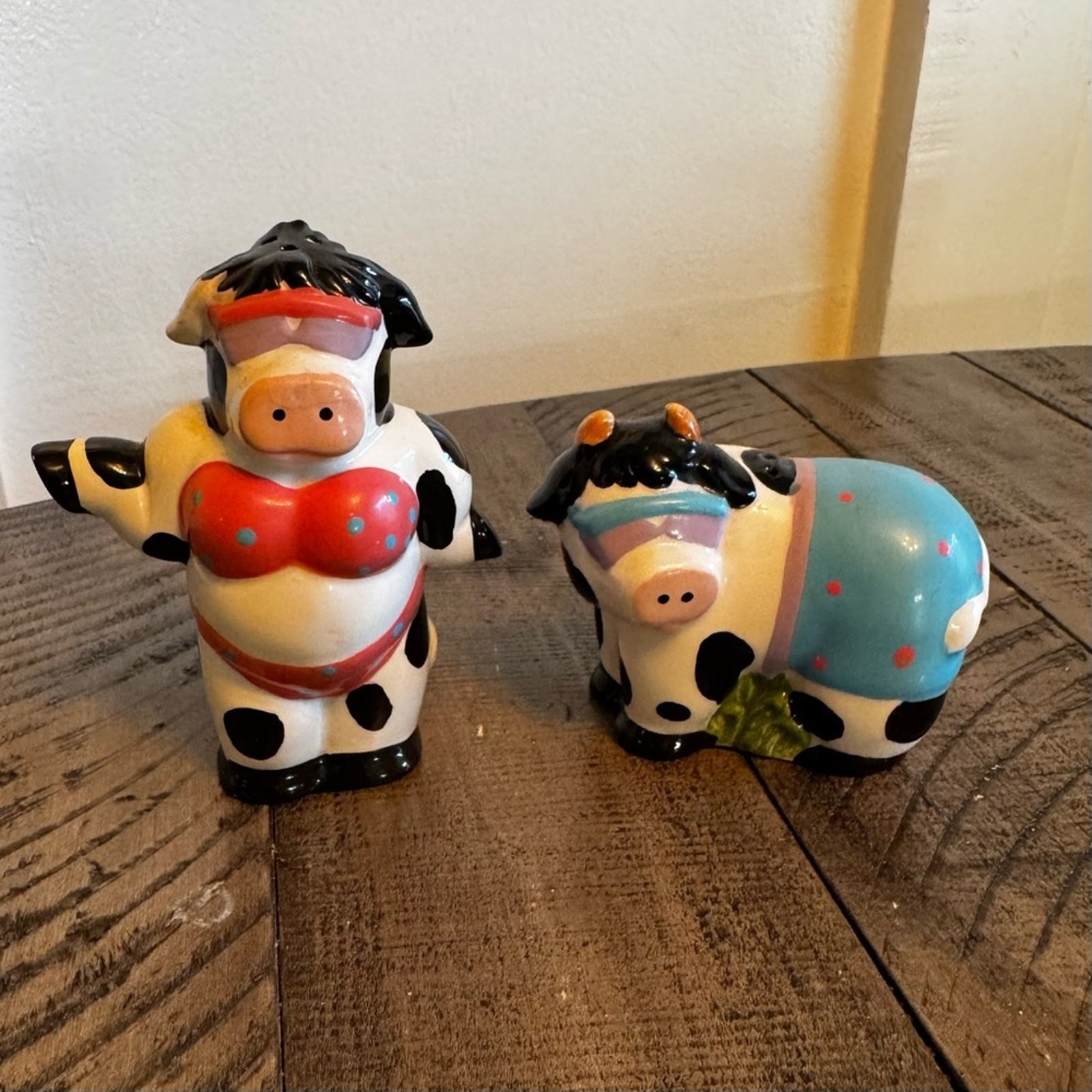 Vintage Russ Berrie & Cows in Bathing Swim Suits Salt And Pepper Shakers Set