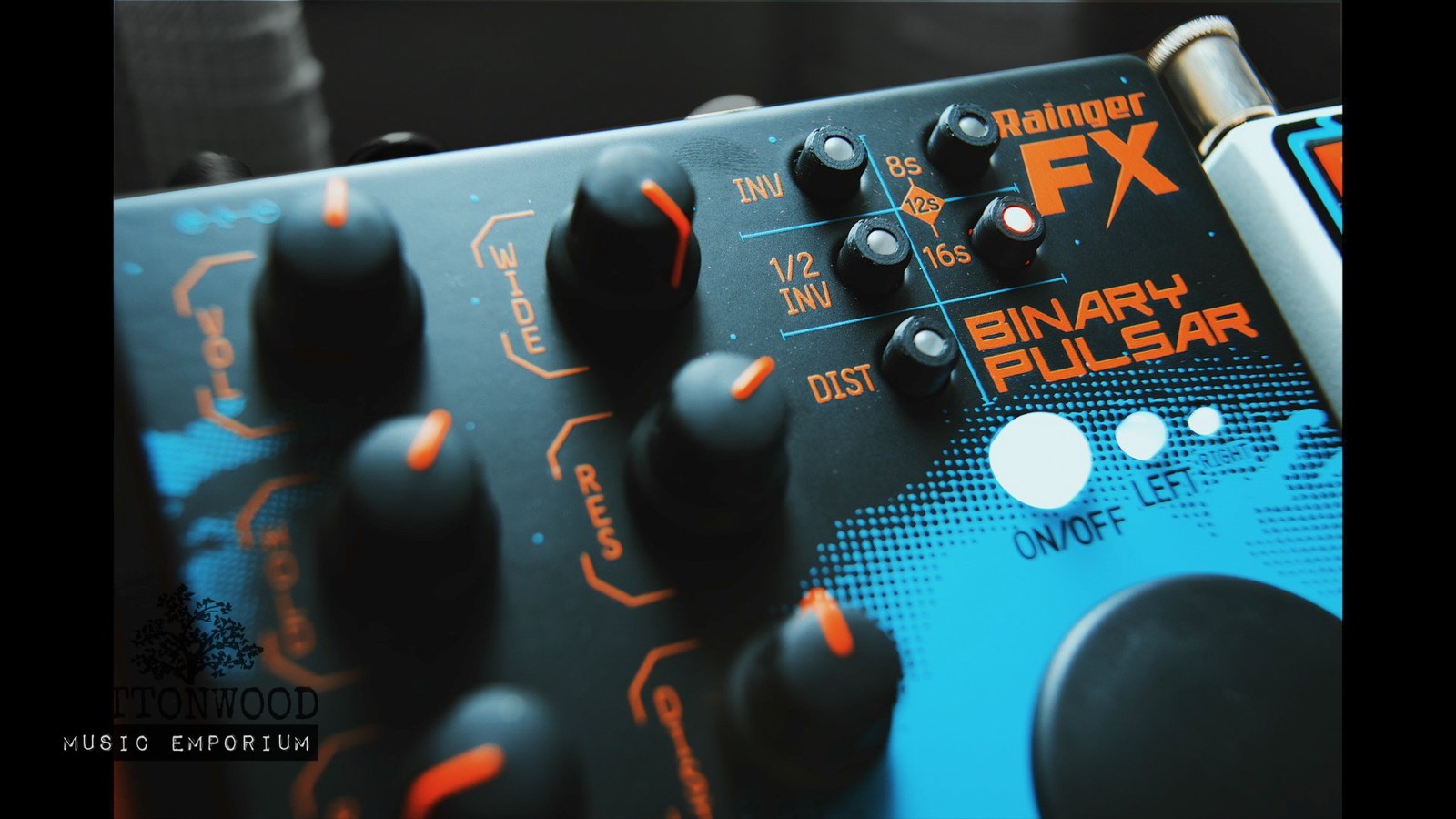 Rainger FX Binary Pulsar Stereo Sidechain, Panner & Tremolo Pedal