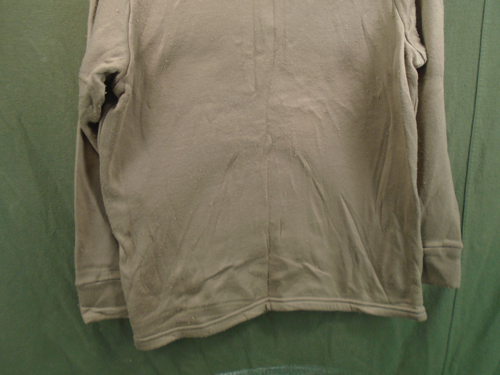US Military Army Polypropylene Cold Weather Undershirt Shirt Medium 2002 295-E