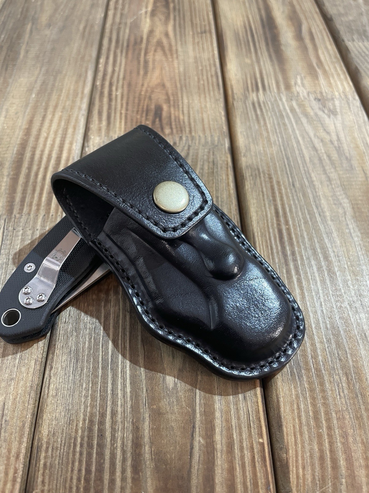 Formed leather sheath for Spyderco Para 3 knife. Made to order.