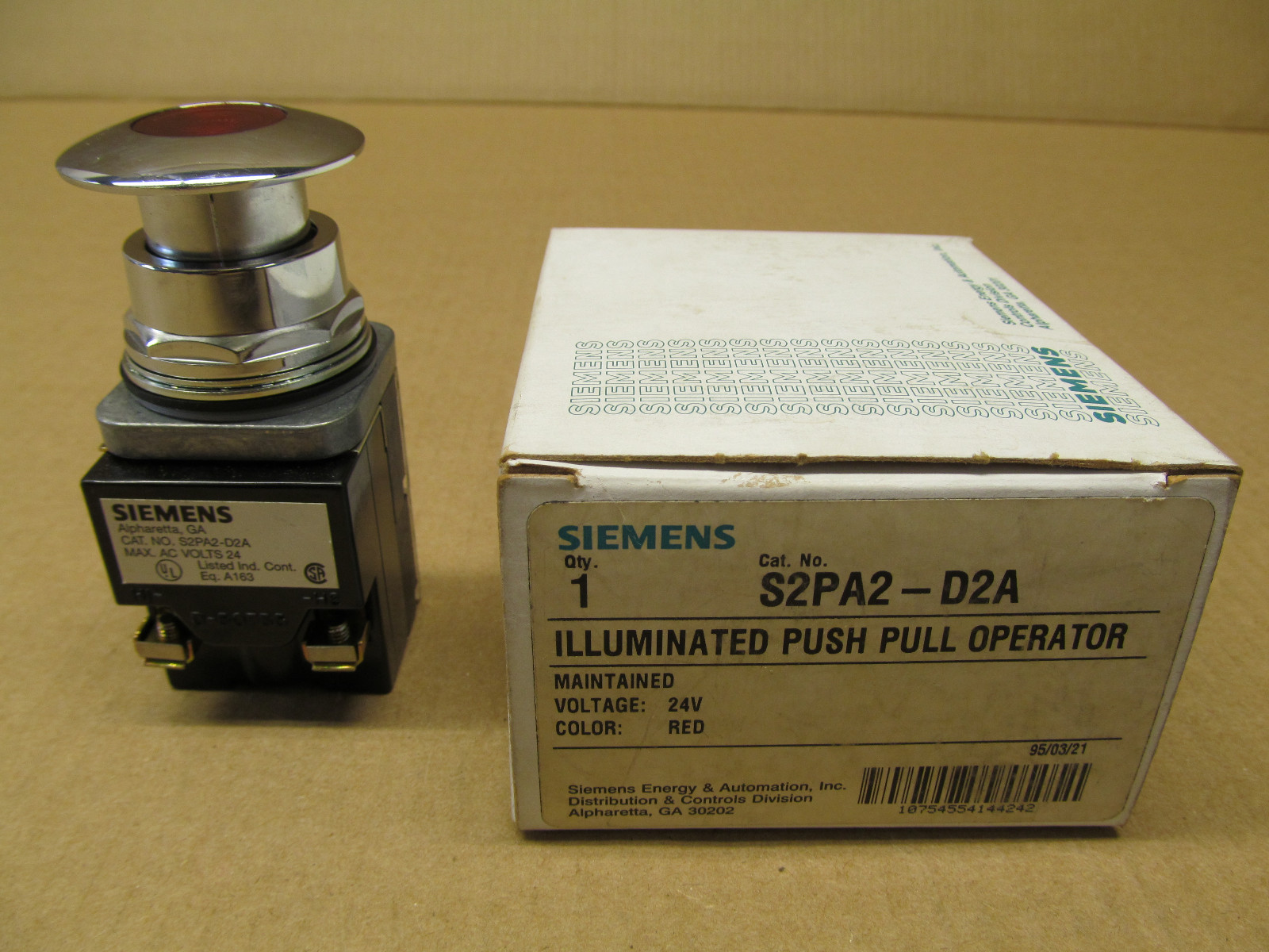NIB SIEMENS S2PA2-D2A S2PA2D2A ILLUMINATED PUSH PULL OPERATOR 24V RED (3 AVAIL)