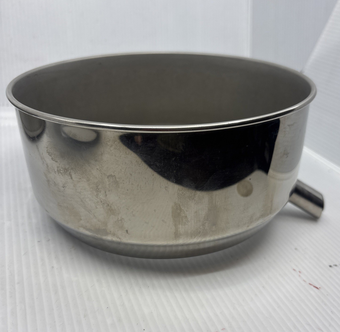 Omega Fruit & Vegetable Juicer 1000 Steel Bowl Spout Replacement Part OEM