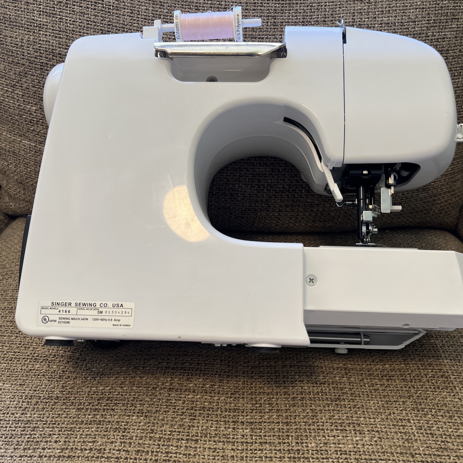 Singer Sewing Machine 4166 White Electronic Control With Accessories ￼