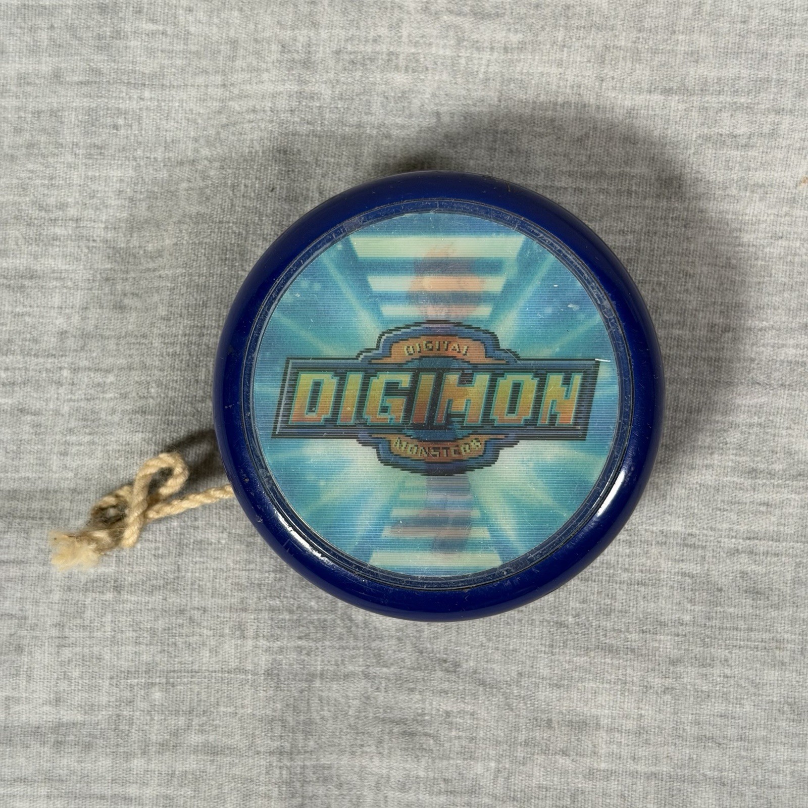 Vintage Y2K Digimon Digi-Yo Yo-Yo - Lenticular Gabumon - Bandai Digital Monsters