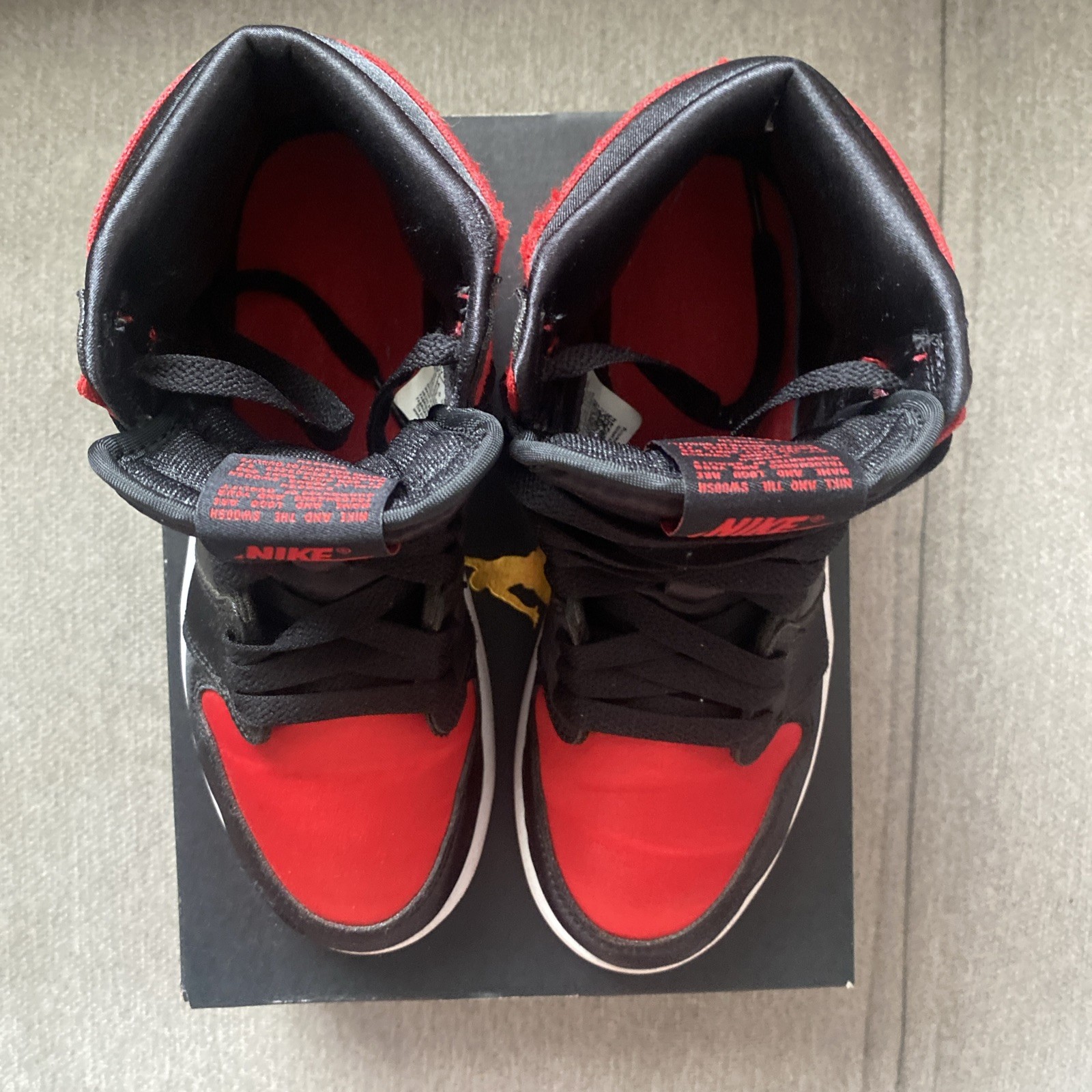 Jordan 1 Retro High Og (PS) Black/ University Red-white SATIN Size 2.5