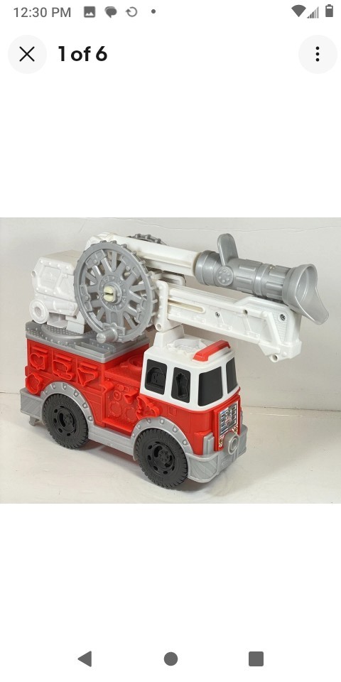 Hasbro Play-Doh Wheels Fire Engine Truck Play Dough Playset