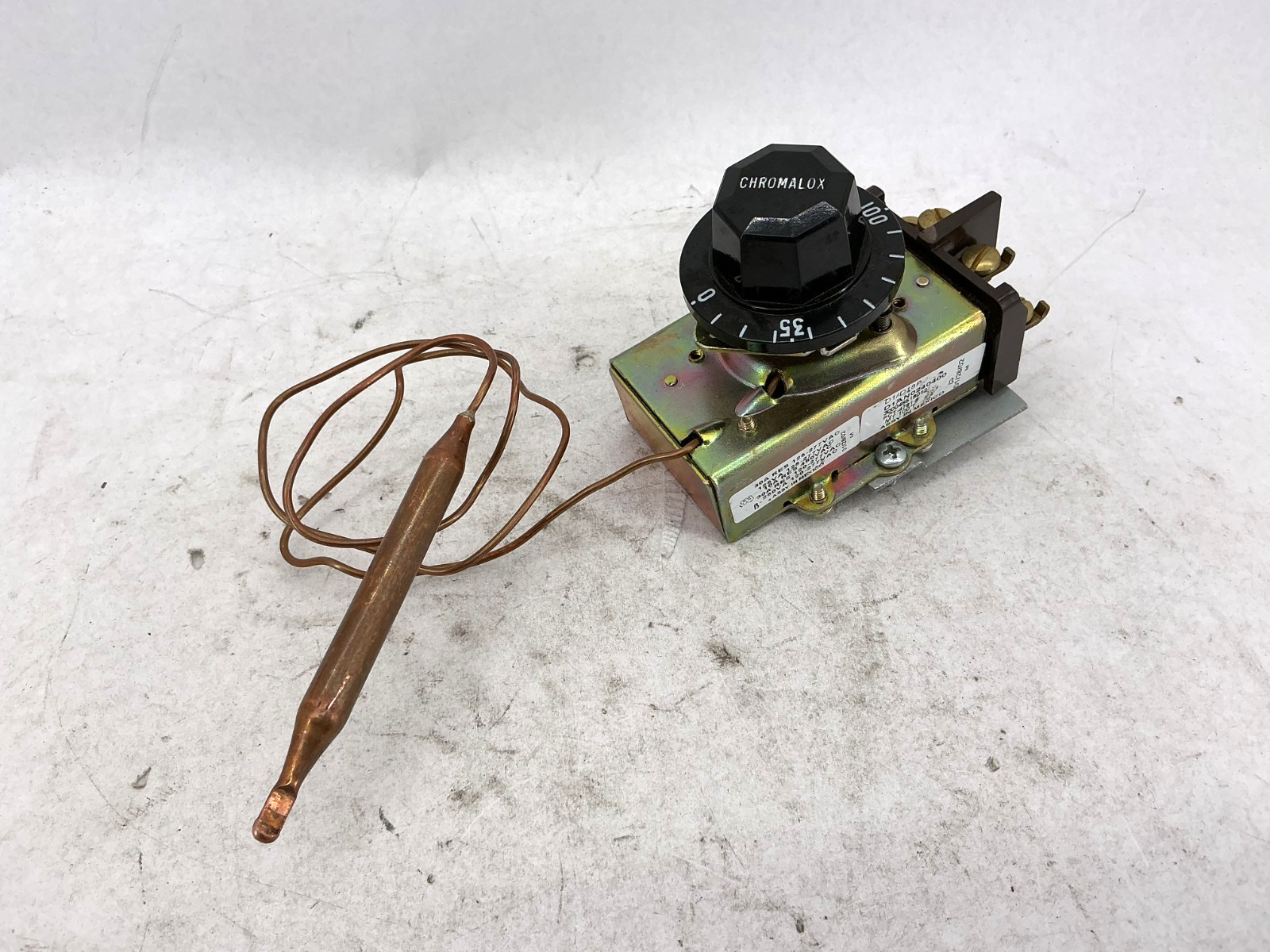 RobertShaw Chromalox 300-048518-012 D1/D18P Thermostat 0-100F 30A 120/277VAC