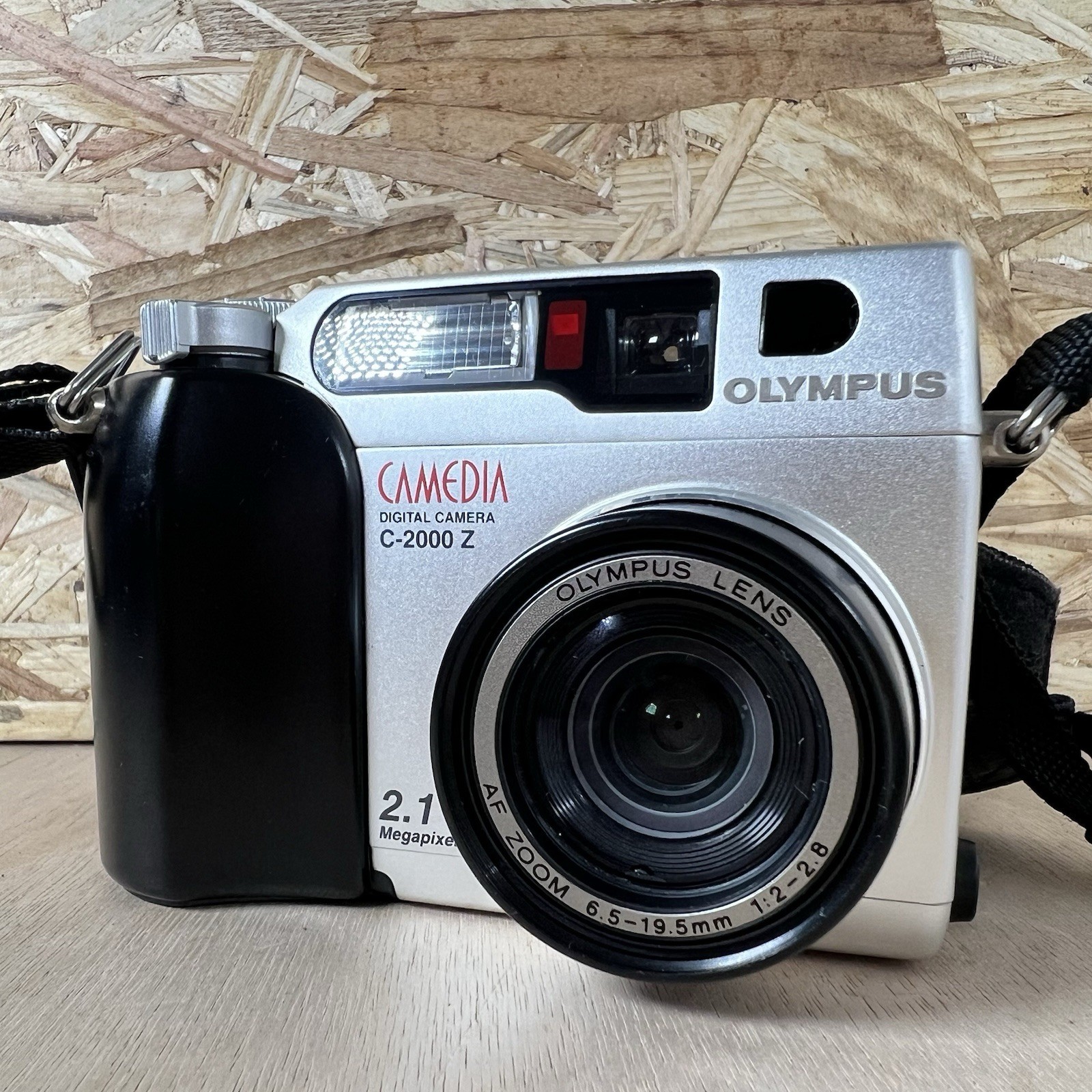 Olympus Camedia C-2000 Zoom 2.1MP Compact Digital Camera Silver Tested