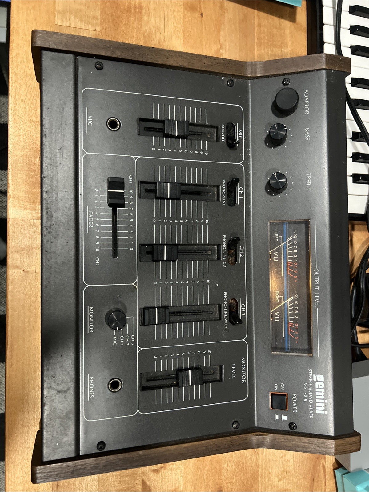 Gemini MX-8200 with Echo Stereo Mixer Equalizer Vintage Pro DJ Equipment