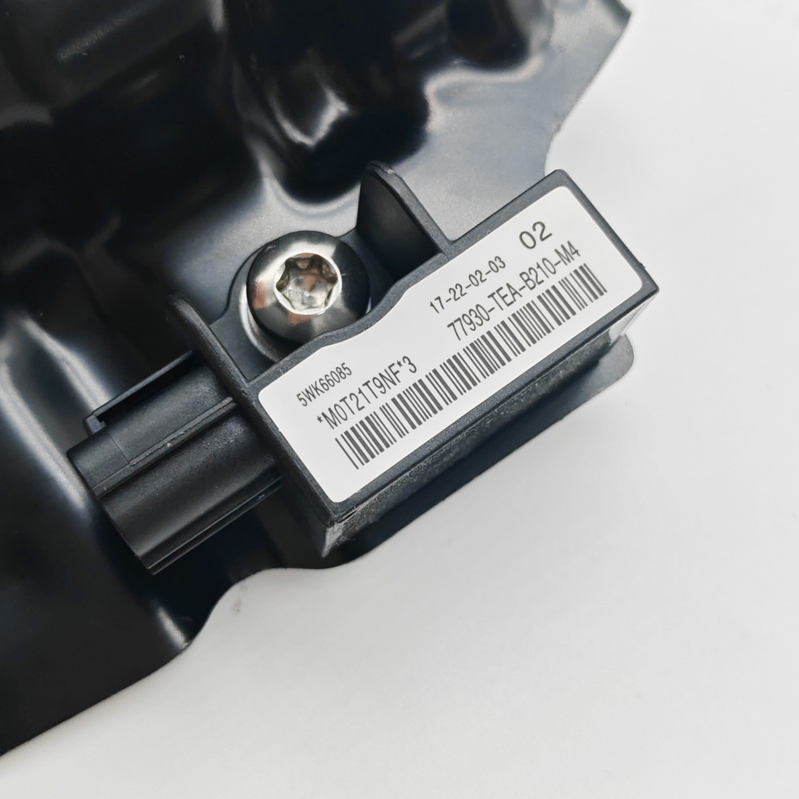 Front collision sensor assembly suitable for Honda Civic 16-21.77930-TBA-B21