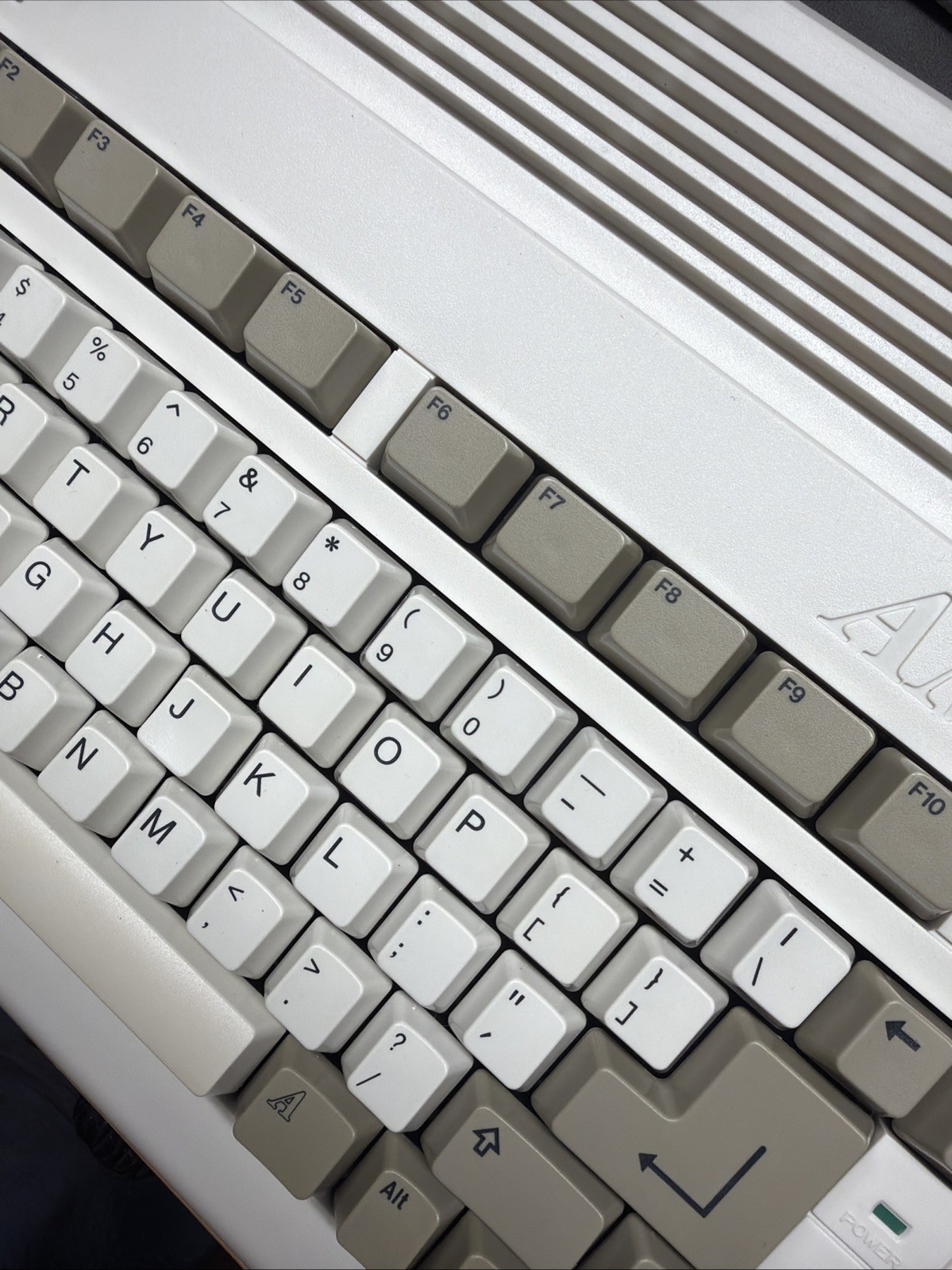 Commodore Amiga 600 , In Original Box, Super!!, 110v Power Supply.