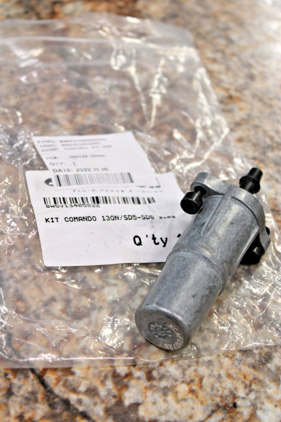 NEW OEM WALVOIL 5V13405020-W VALVE CONTROL KIT FOR KB & SB SERIES KIOTI BACKHOES
