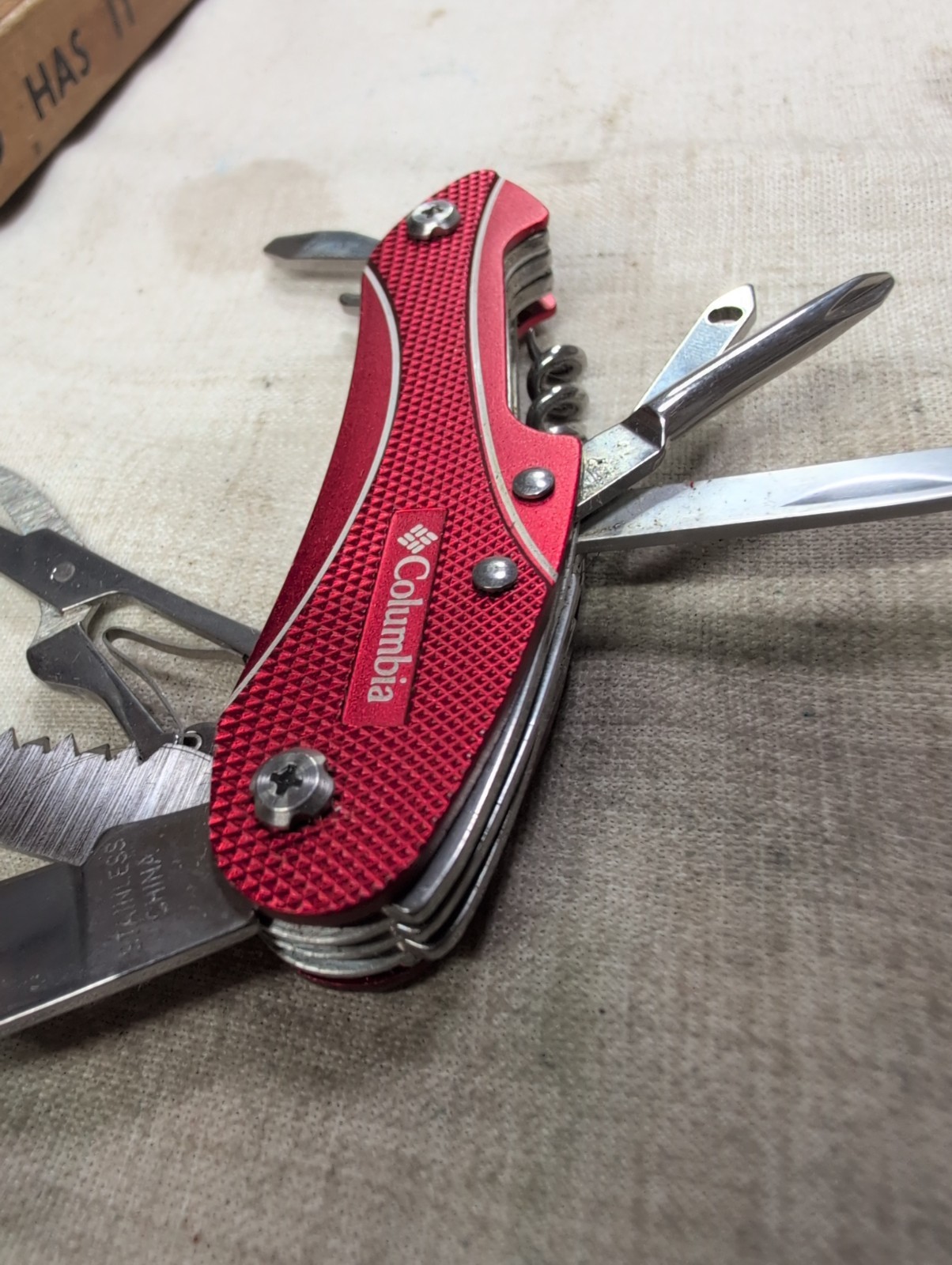 Columbia Deluxe Graphite Multitool 11 in 1