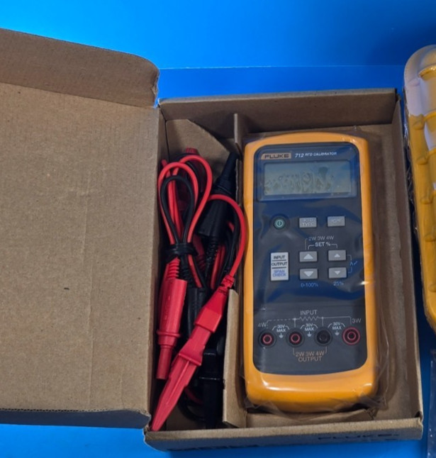 Fluke 712 RTD Calibrator Pristine!