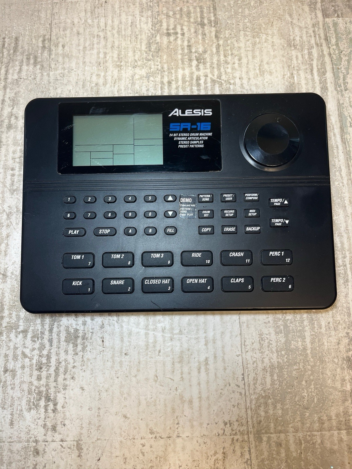 Alesis SR-16 Digital Drum Machine 24 Bit Fully tested - works! no AC adapter