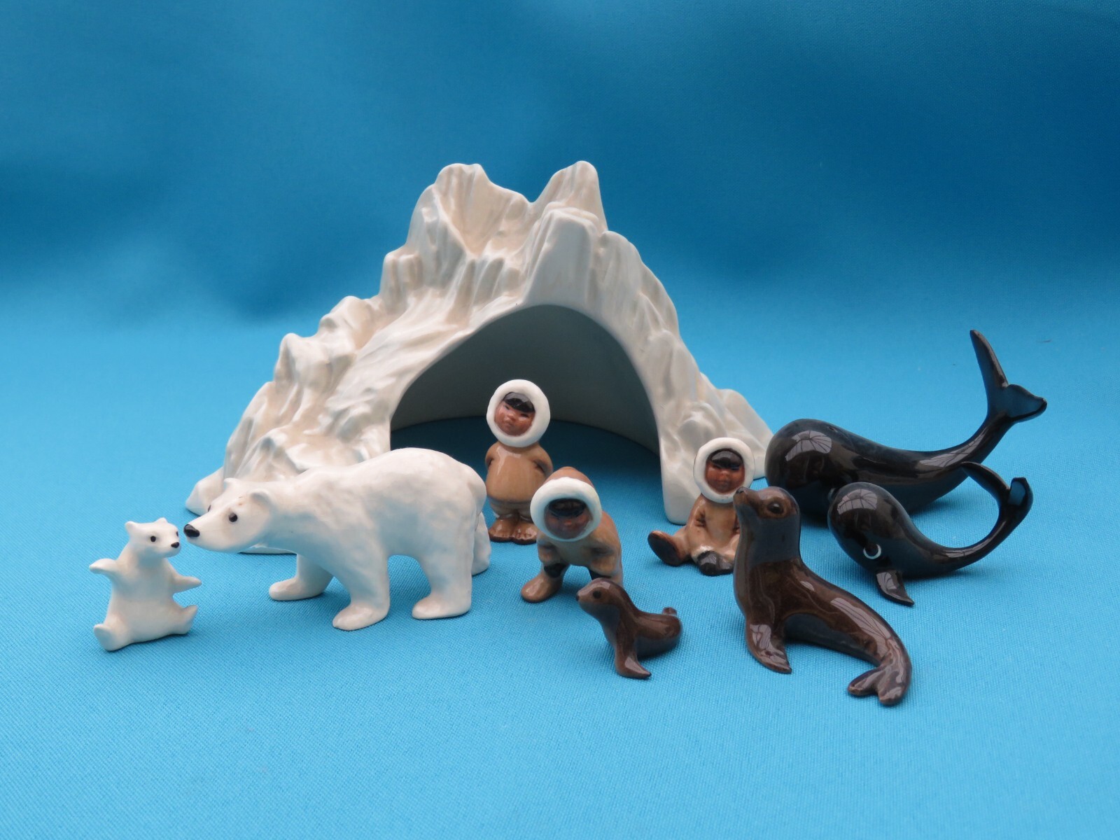Hagen-Renaker minis ICE CAVE 3 cute Inuit figures polar bears seals whales