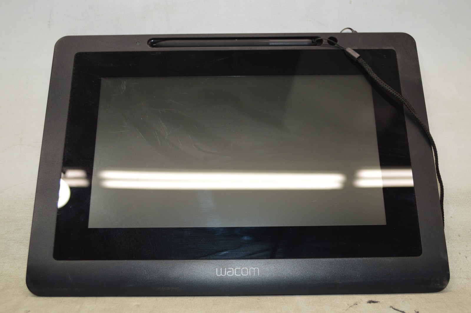 WECOM DTU-1031X Interactive Pen Display Tablet *No Power Cord* (Grade B)
