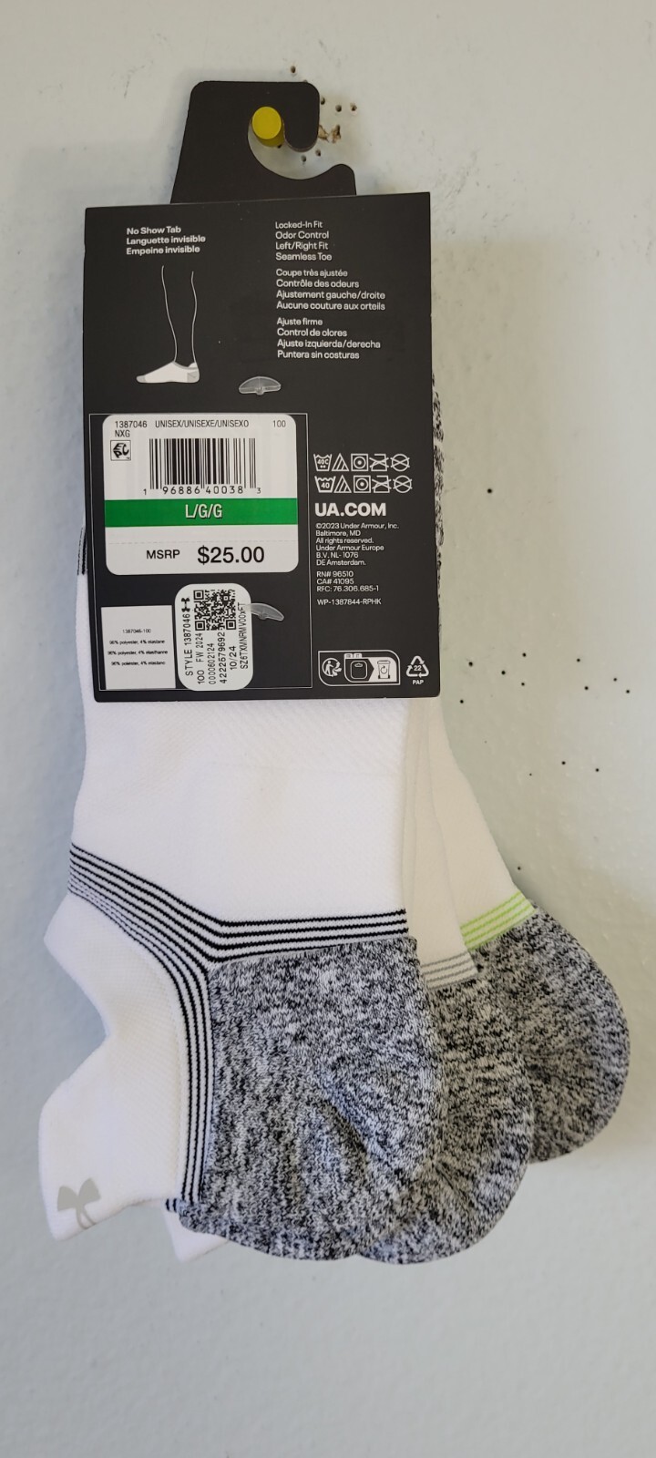 Under Armour Unisex 3-Pairs Armourdry Pro Cushioned No Show Tab Socks. (136).