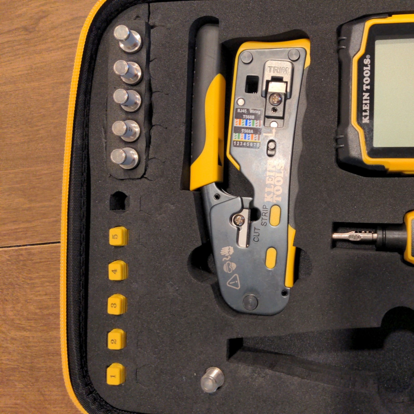 Klein Tools Scout Pro 3 Cable Tester Network Kit