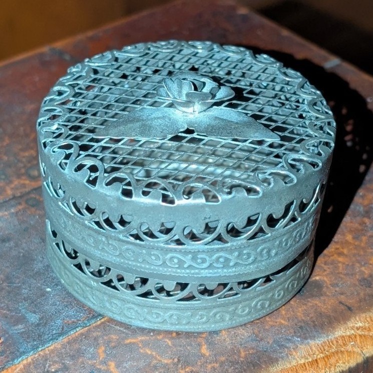 Vintage small Vintage Bronze Look Filigree & Mesh Metal Trinket Box With Rose