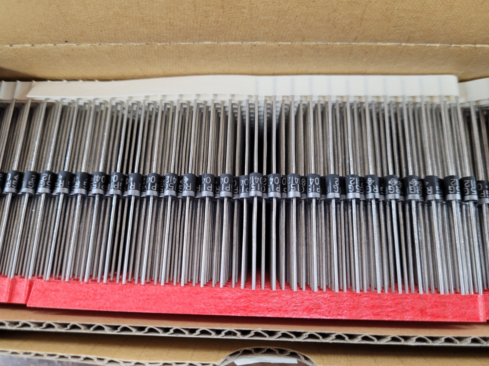(25 PCS) RGP15G VISHAY/GS DIODE GEN PURP 400V 1.5A DO204AC