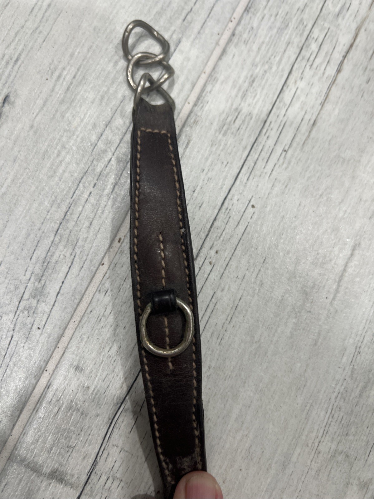 Leather Curb Chain With Three Links On Either Side And A Middle Ring
