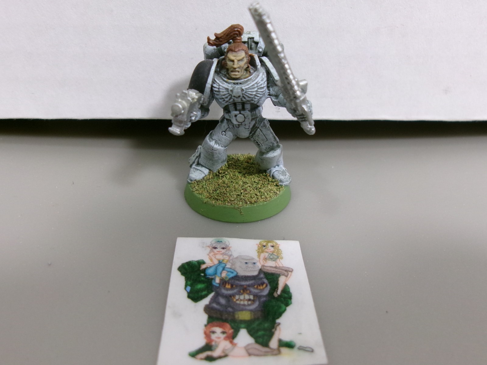 =Warhammer 40k SPACE MARINE Plastic Space Marine w/ BoltPistol & Chainsword D29*