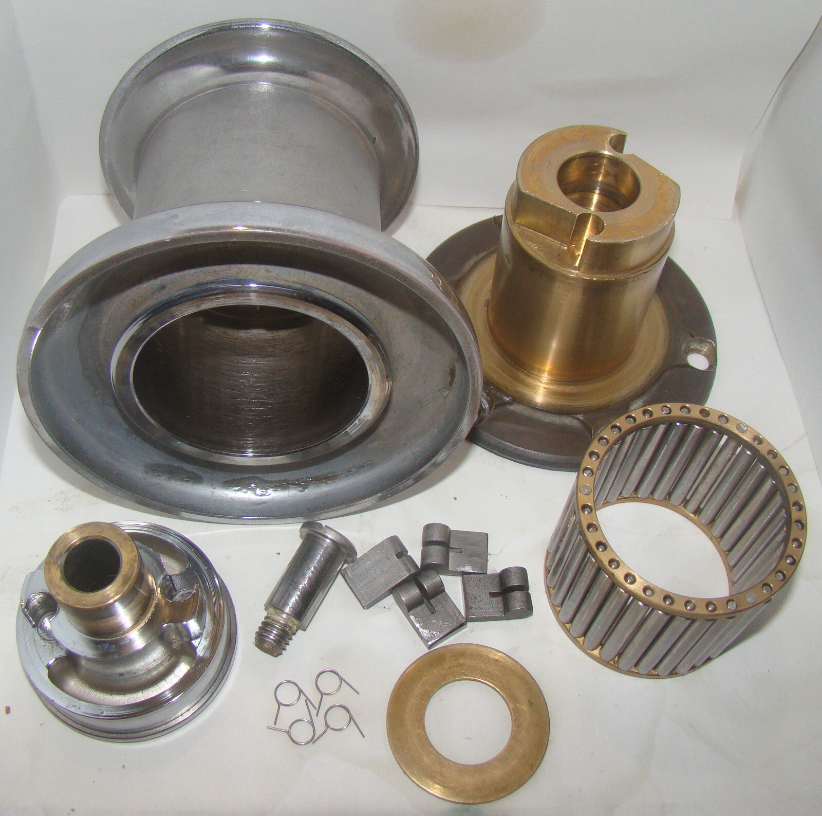 Vintage Barlow 16 Chromed Bronze Winch, Cleaned &Serviced - 4 available